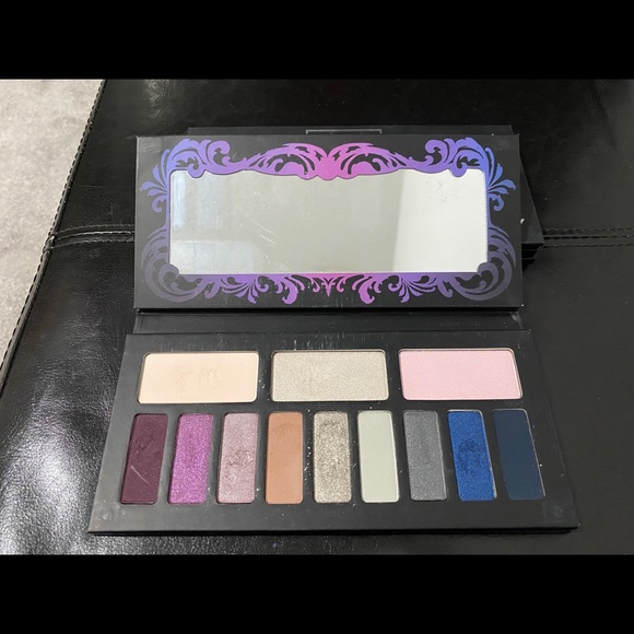 Kat Von D eyeshadow palette